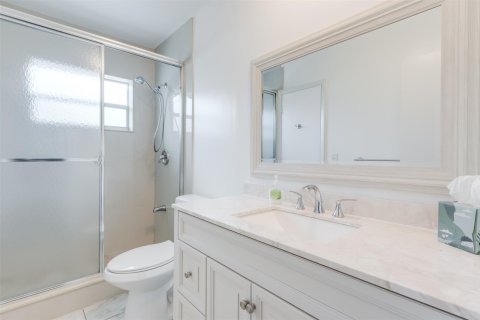 Condo in Lauderdale Lakes, Florida, 1 bedroom  № 1172490 - photo 25