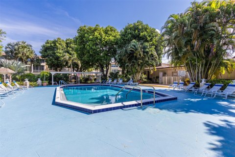 Condo in Lauderdale Lakes, Florida, 1 bedroom  № 1172490 - photo 6