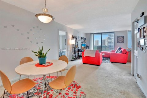 Condo in Aventura, Florida, 2 bedrooms  № 1324655 - photo 5