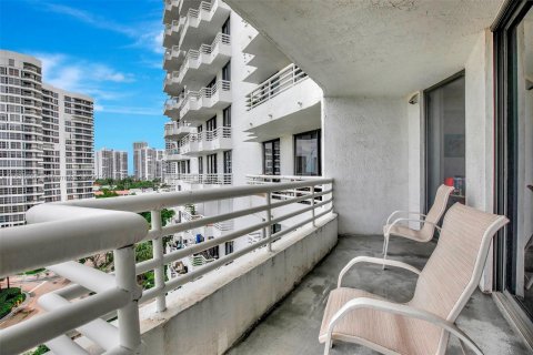 Copropriété à vendre à Aventura, Floride: 2 chambres, 91.97 m2 № 1324655 - photo 28