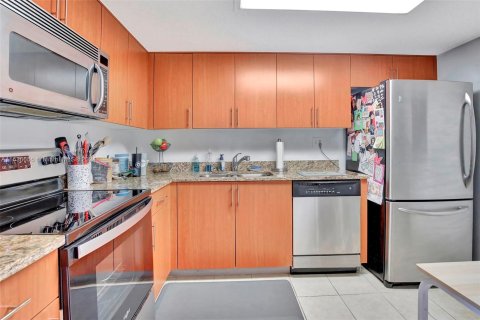 Condo in Aventura, Florida, 2 bedrooms  № 1324655 - photo 7