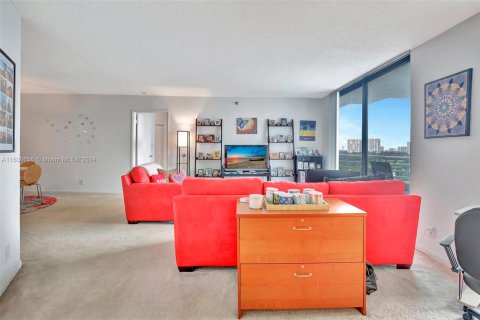 Condo in Aventura, Florida, 2 bedrooms  № 1324655 - photo 15