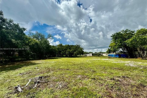 Propiedad comercial en venta en Miami Gardens, Florida № 1348986 - foto 8