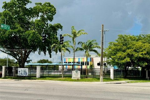 Propiedad comercial en venta en Miami Gardens, Florida № 1348986 - foto 21