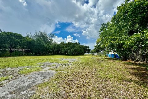 Propiedad comercial en venta en Miami Gardens, Florida № 1348986 - foto 11