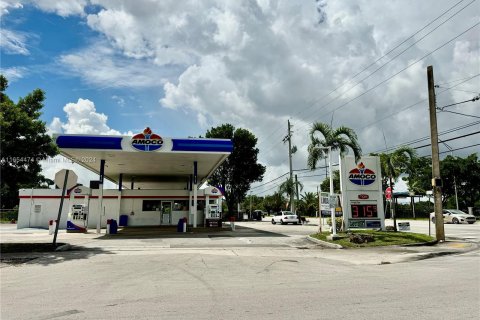 Propiedad comercial en venta en Miami Gardens, Florida № 1348986 - foto 18