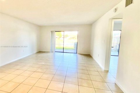 Copropriété à vendre à Fort Lauderdale, Floride: 2 chambres, 86.12 m2 № 1380630 - photo 2