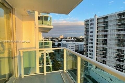 Condo in Miami Beach, Florida, 1 bedroom  № 720219 - photo 3