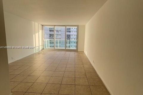 Condo in Miami Beach, Florida, 1 bedroom  № 720219 - photo 5