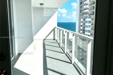 Copropriété à vendre à Hallandale Beach, Floride: 3 chambres, 179.3 m2 № 1171666 - photo 27