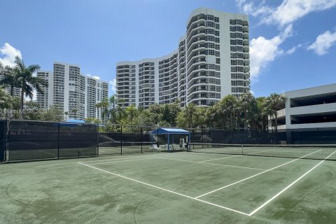 Condo in Aventura, Florida, 2 bedrooms  № 1328553 - photo 18