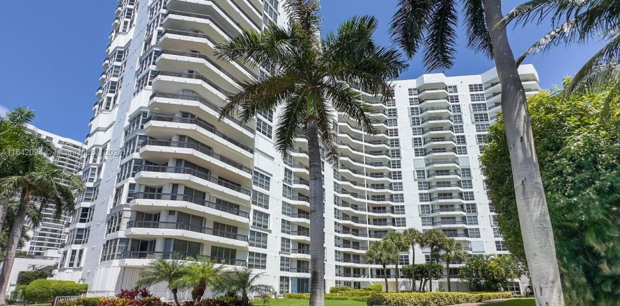 Condo in Aventura, Florida, 2 bedrooms  № 1328553