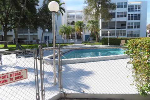 Condominio en venta en Plantation, Florida, 1 dormitorio, 83.61 m2 № 1079568 - foto 3