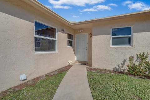 Villa ou maison à vendre à Lake Worth, Floride: 2 chambres, 123.1 m2 № 1161737 - photo 4