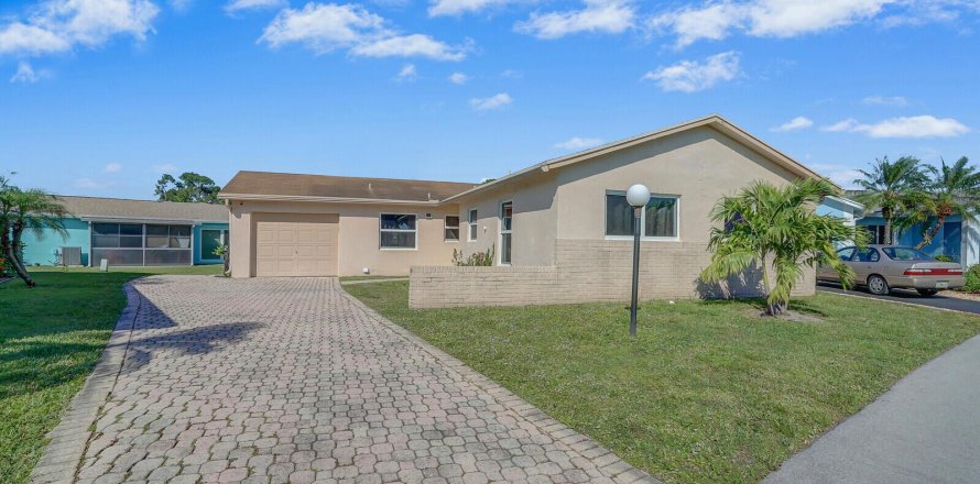 Villa ou maison à Lake Worth, Floride 2 chambres, 123.1 m2 № 1161737