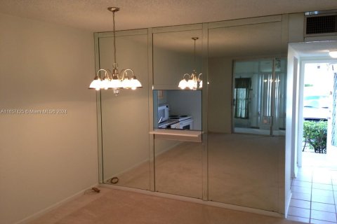 Condominio en venta en Tamarac, Florida, 1 dormitorio, 61.32 m2 № 1358672 - foto 3