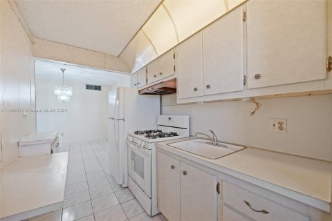 Condominio en venta en Miami Gardens, Florida, 1 dormitorio, 65.4 m2 № 1443207 - foto 13