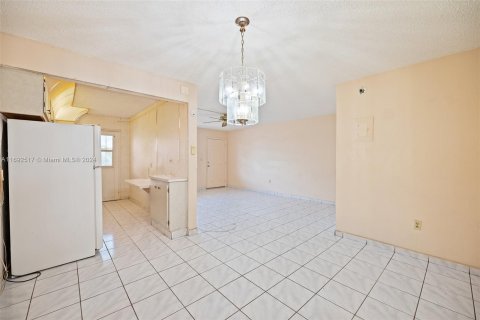 Condominio en venta en Miami Gardens, Florida, 1 dormitorio, 65.4 m2 № 1443207 - foto 9