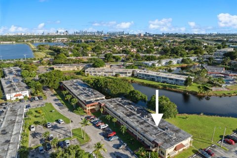 Condominio en venta en Miami Gardens, Florida, 1 dormitorio, 65.4 m2 № 1443207 - foto 28