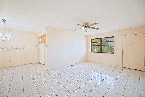 Condominio en venta en Miami Gardens, Florida, 1 dormitorio, 65.4 m2 № 1443207 - foto 6