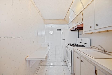 Condominio en venta en Miami Gardens, Florida, 1 dormitorio, 65.4 m2 № 1443207 - foto 14