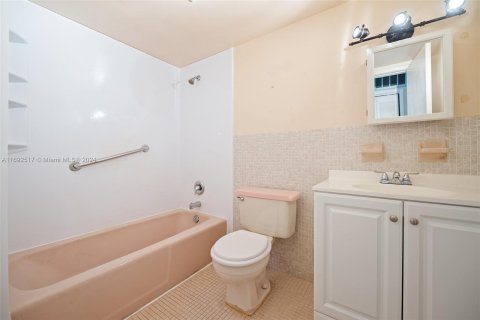 Condominio en venta en Miami Gardens, Florida, 1 dormitorio, 65.4 m2 № 1443207 - foto 24