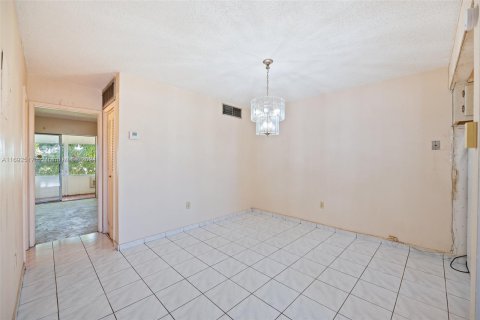 Condominio en venta en Miami Gardens, Florida, 1 dormitorio, 65.4 m2 № 1443207 - foto 7