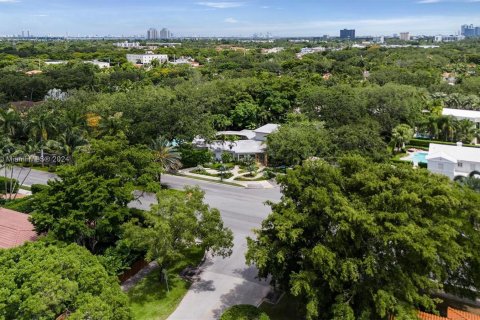 House in Miami Shores, Florida 6 bedrooms, 359.81 sq.m. № 1235475 - photo 29