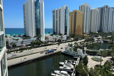 Condominio en alquiler en Sunny Isles Beach, Florida, 3 dormitorios, 138.33 m2 № 929476 - foto 6