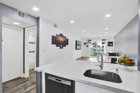 Copropriété à vendre à Pompano Beach, Floride: 2 chambres, 71.53 m2 № 1180539 - photo 20