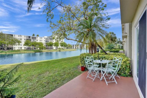 Copropriété à vendre à Pompano Beach, Floride: 2 chambres, 71.53 m2 № 1180539 - photo 10