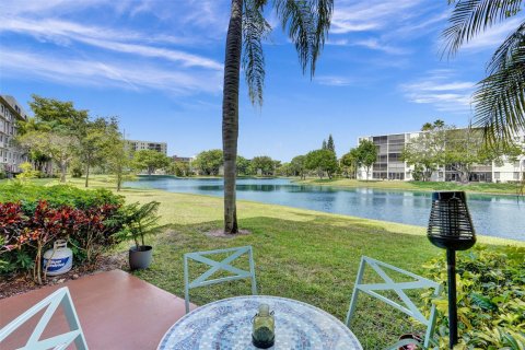 Copropriété à vendre à Pompano Beach, Floride: 2 chambres, 71.53 m2 № 1180539 - photo 9