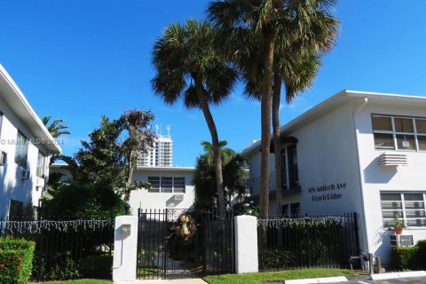 Condominio en venta en Fort Lauderdale, Florida, 1 dormitorio, 69.49 m2 № 1117701 - foto 2