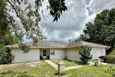 House in Deltona, Florida 3 bedrooms, 155.43 sq.m. № 1388685 - photo 1