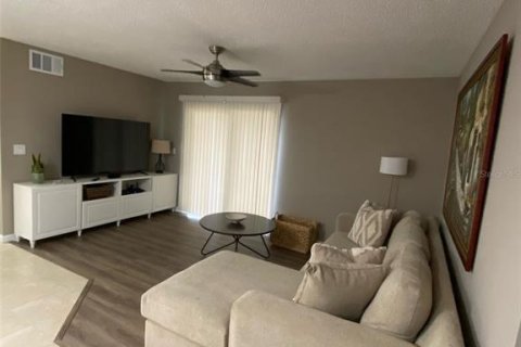 Снять в аренду квартиру в Орландо, Флорида 1 комната, 81.01м2, № 1628471 - фото 2
