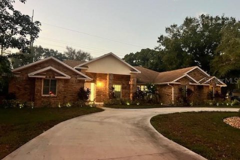 Casa en venta en Orlando, Florida, 4 dormitorios, 246.01 m2 № 1398964 - foto 1