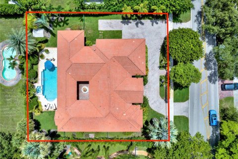 Villa ou maison à vendre à Palmetto Bay, Floride: 4 chambres, 363.34 m2 № 72654 - photo 10