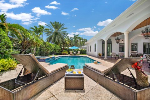 Villa ou maison à vendre à Palmetto Bay, Floride: 4 chambres, 363.34 m2 № 72654 - photo 11