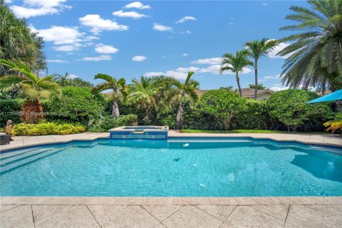 Villa ou maison à vendre à Palmetto Bay, Floride: 4 chambres, 363.34 m2 № 72654 - photo 15
