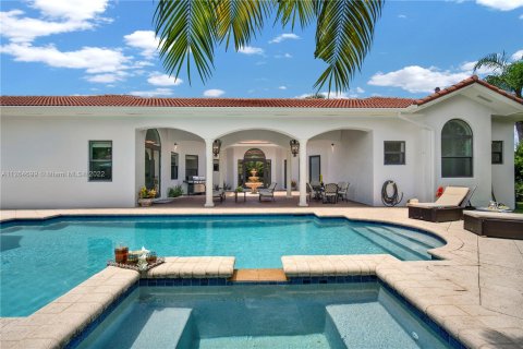 Villa ou maison à vendre à Palmetto Bay, Floride: 4 chambres, 363.34 m2 № 72654 - photo 12