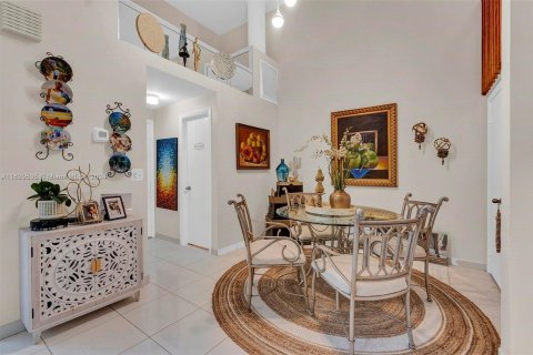 Adosado en venta en Pembroke Pines, Florida, 3 dormitorios, 153.1 m2 № 1289281 - foto 6