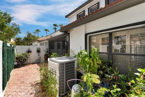 Townhouse in Pembroke Pines, Florida 3 bedrooms, 153.1 sq.m. № 1289281 - photo 30