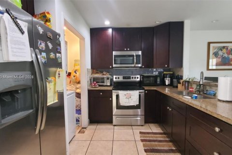 Immobilier commercial à vendre à Miami, Floride: 174.47 m2 № 1329545 - photo 5