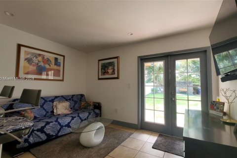 Immobilier commercial à vendre à Miami, Floride: 174.47 m2 № 1329545 - photo 9