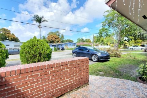 Propiedad comercial en venta en Miami, Florida, 174.47 m2 № 1329545 - foto 21