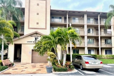 Condominio en venta en Pembroke Pines, Florida, 2 dormitorios, 112.13 m2 № 940487 - foto 1