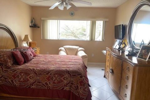 Condominio en venta en Pembroke Pines, Florida, 2 dormitorios, 112.13 m2 № 940487 - foto 11