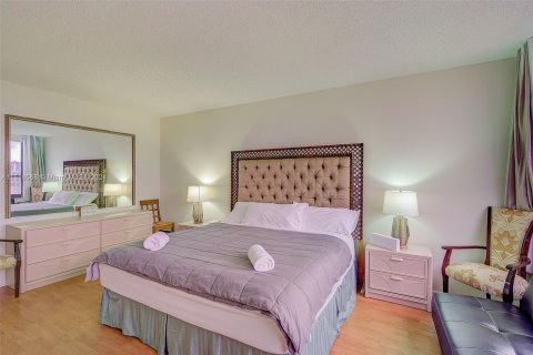 Condominio en venta en Hollywood, Florida, 2 dormitorios, 127.28 m2 № 962222 - foto 21