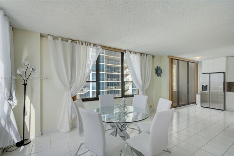 Condominio en venta en Hollywood, Florida, 2 dormitorios, 127.28 m2 № 962222 - foto 4