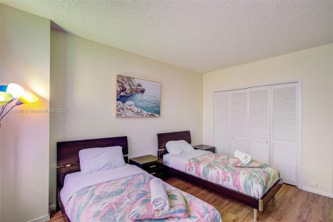 Купить кондоминиум в Холливуд, Флорида 2 спальни, 127.28м2, № 962222 - фото 19